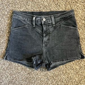 LEVI’S SHORTS